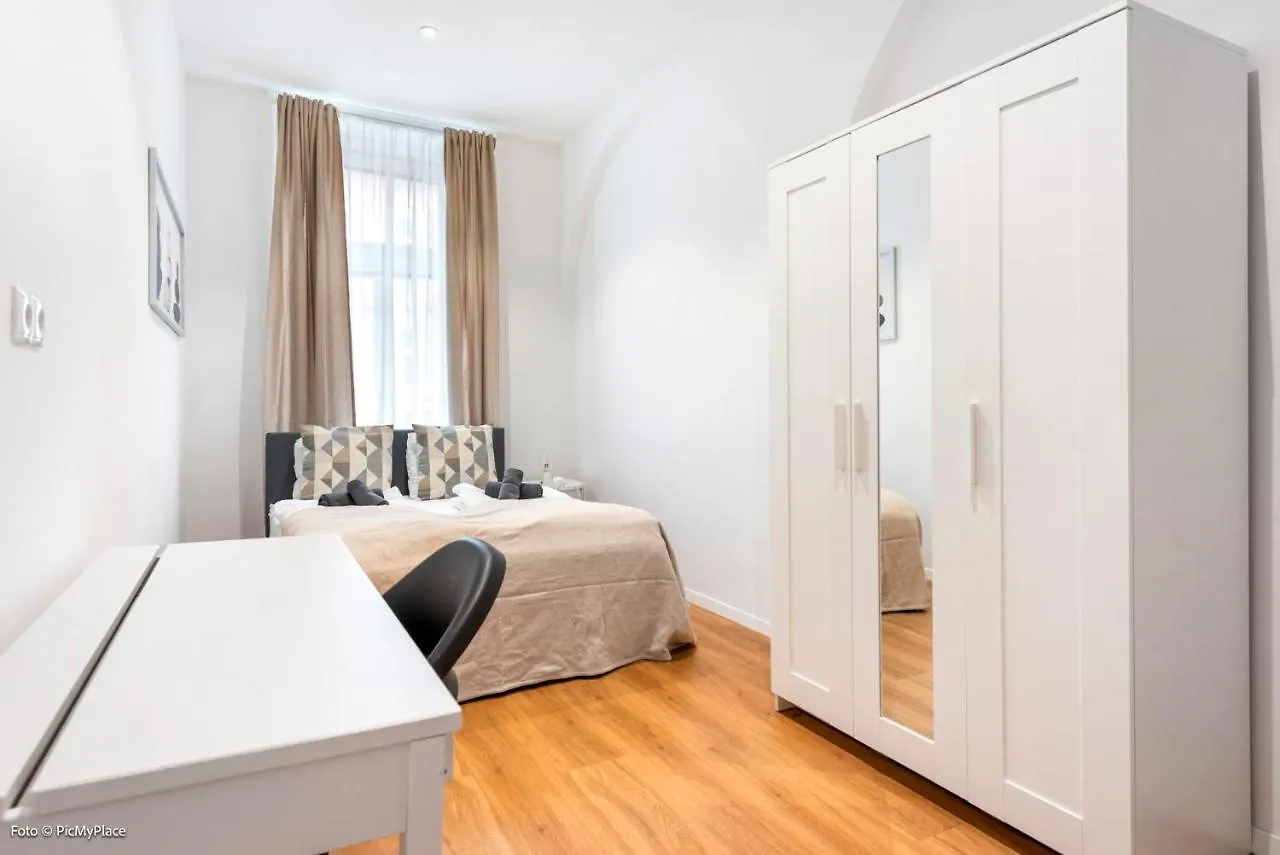 Nice Central City Room Viena Austria