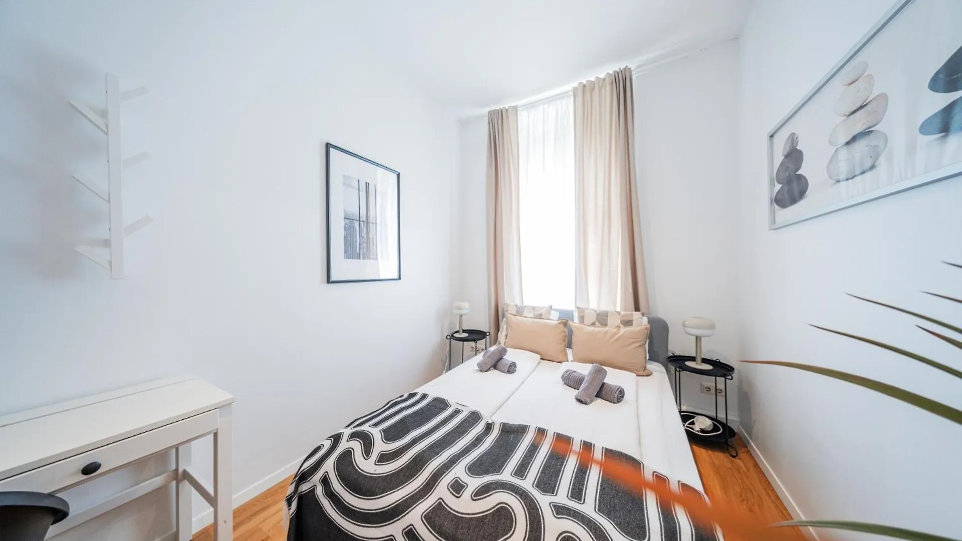 Nice Central City Room Viena Austria