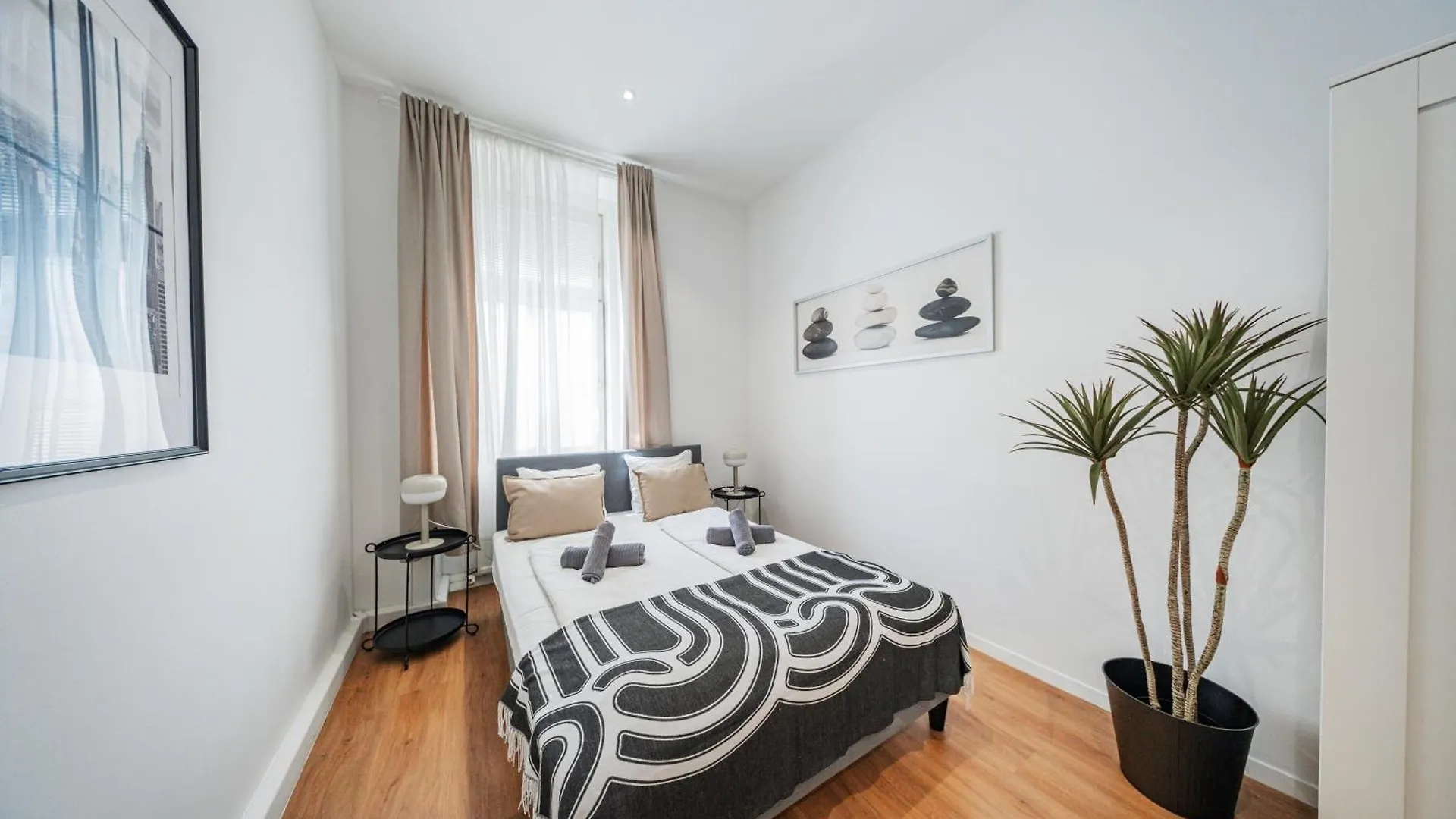 Hostal Nice Central City Room Viena