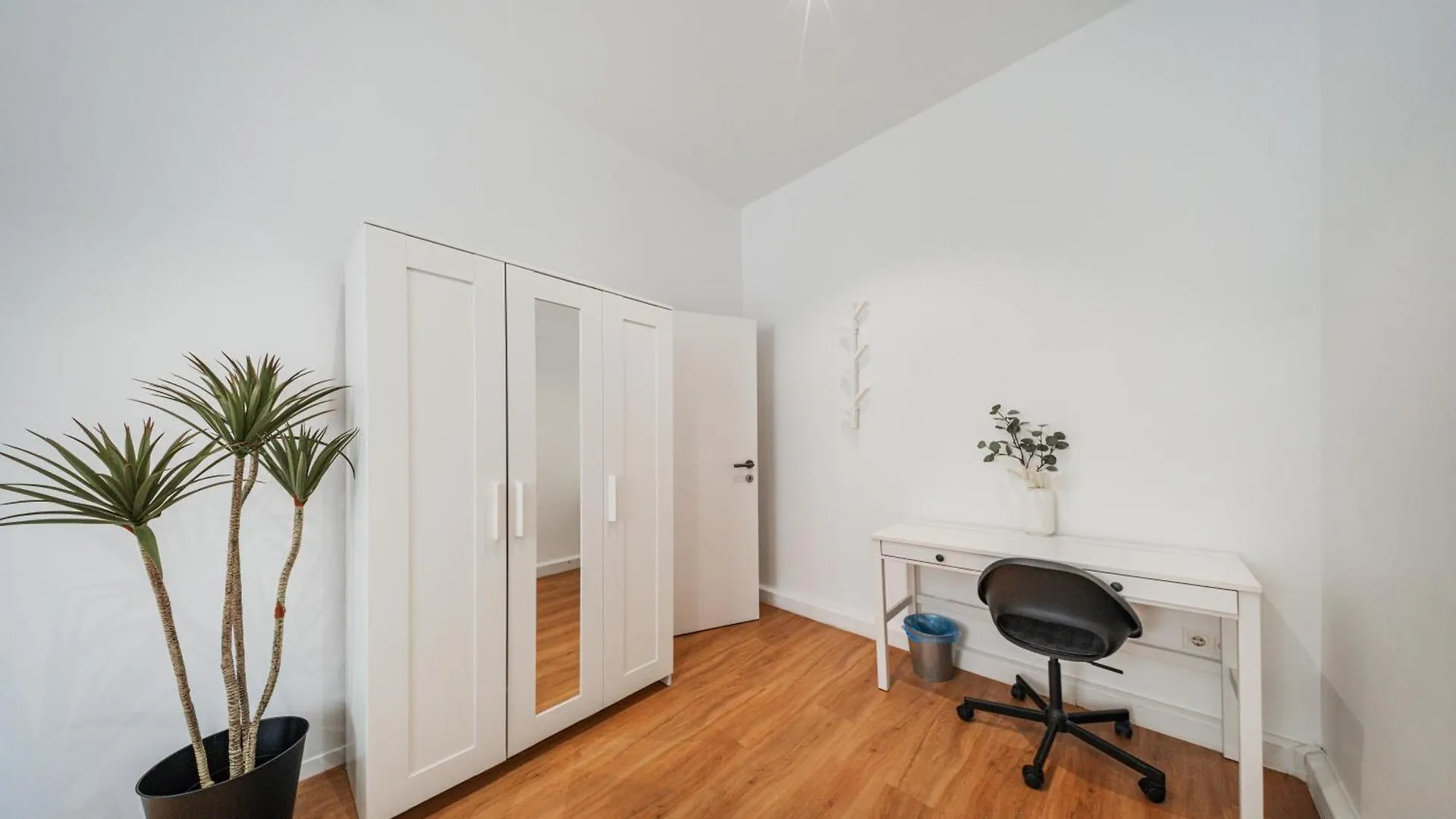 Hostal Nice Central City Room Viena