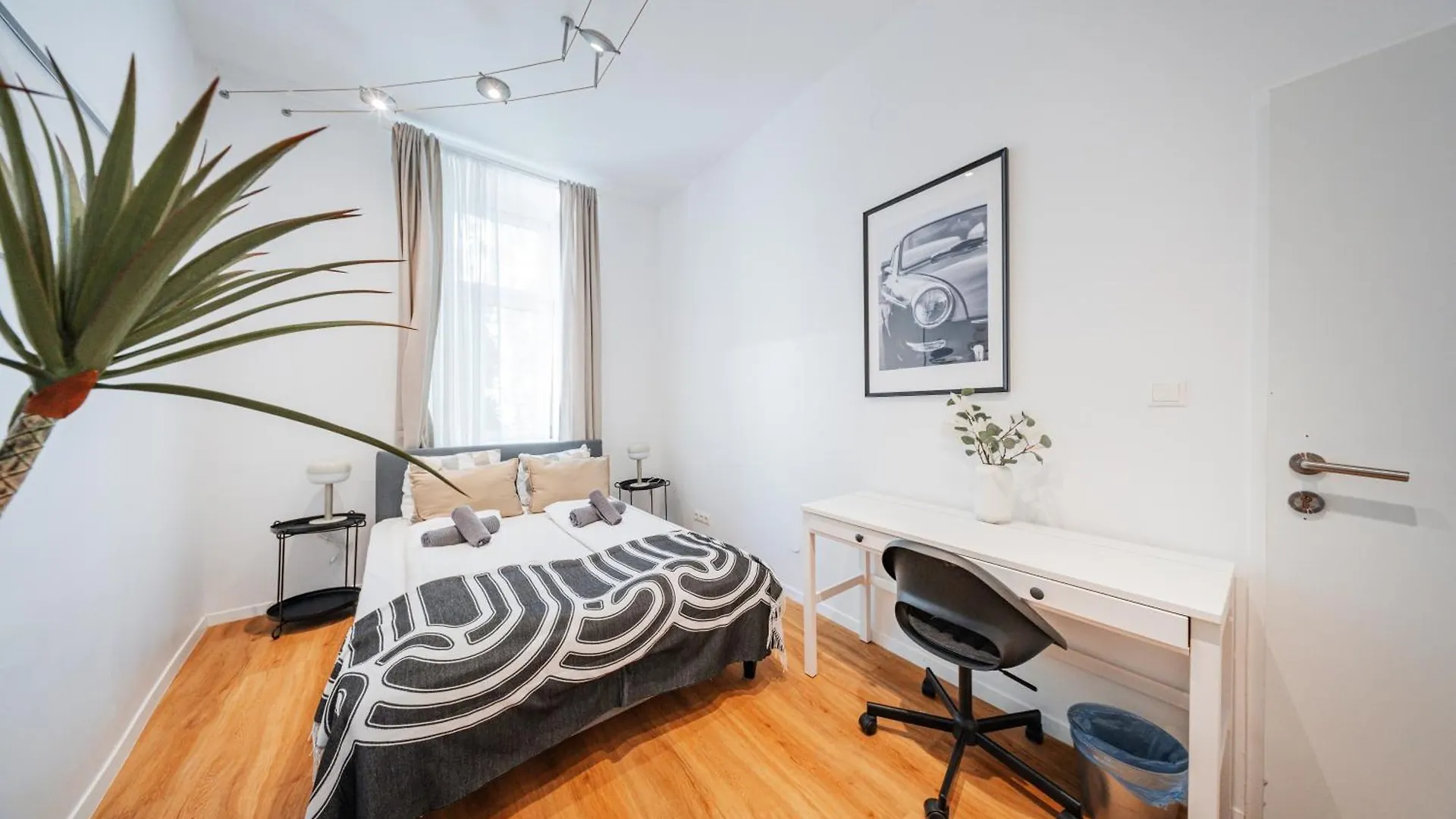 Hostal Nice Central City Room Viena
